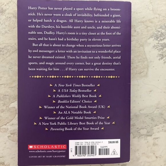 Harry Potter and the sorcerer’s stone book - Picture 2 of 2